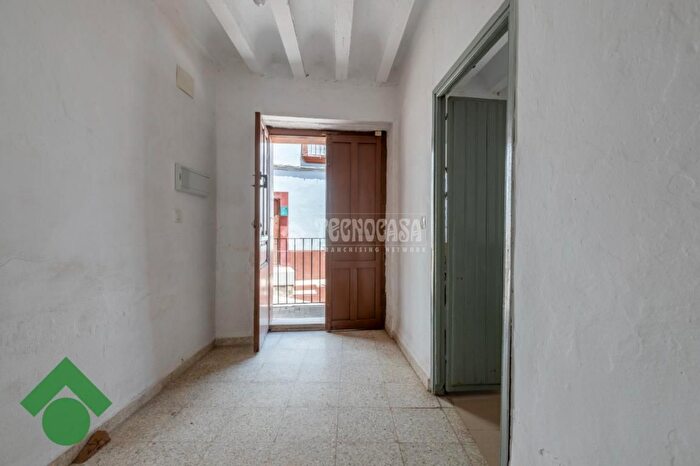 Casas en venta y pisos alquiler - 1