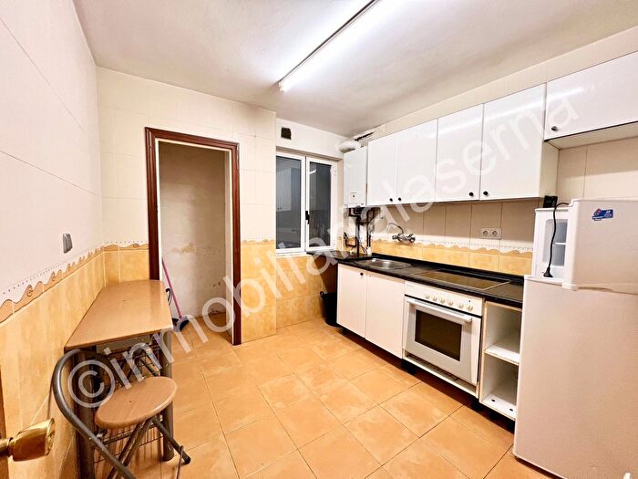 Casas en venta y pisos alquiler - 3