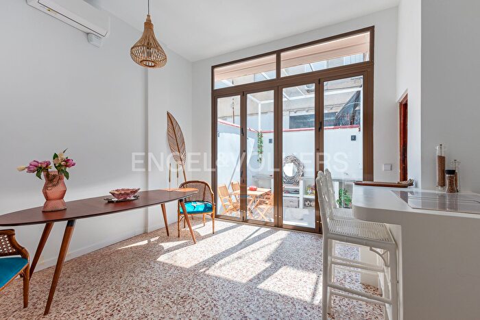 Casas en venta y pisos alquiler - 1