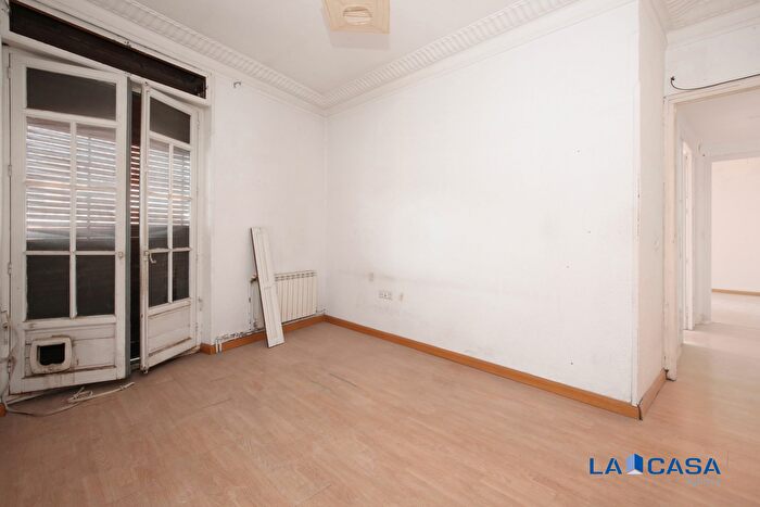 Casas en venta y pisos alquiler - 1