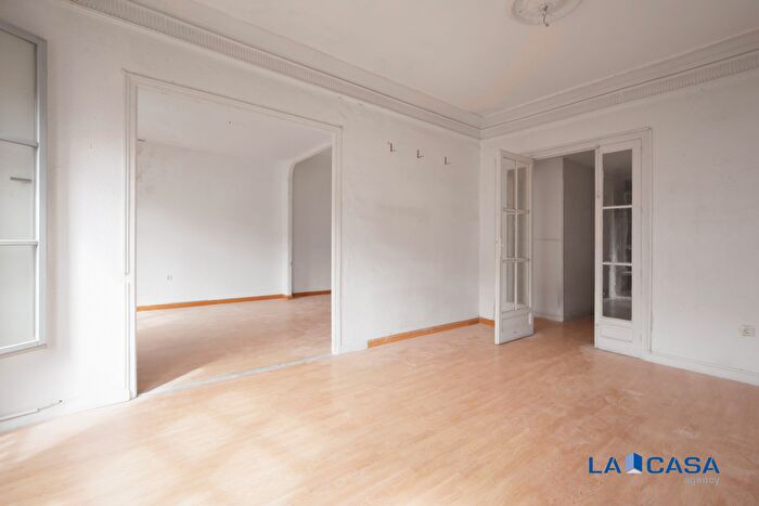 Casas en venta y pisos alquiler - 3