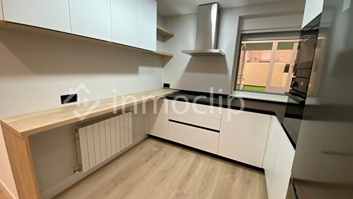 Casas en venta y pisos alquiler - 3