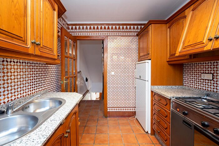 Casas en venta y pisos alquiler - 3