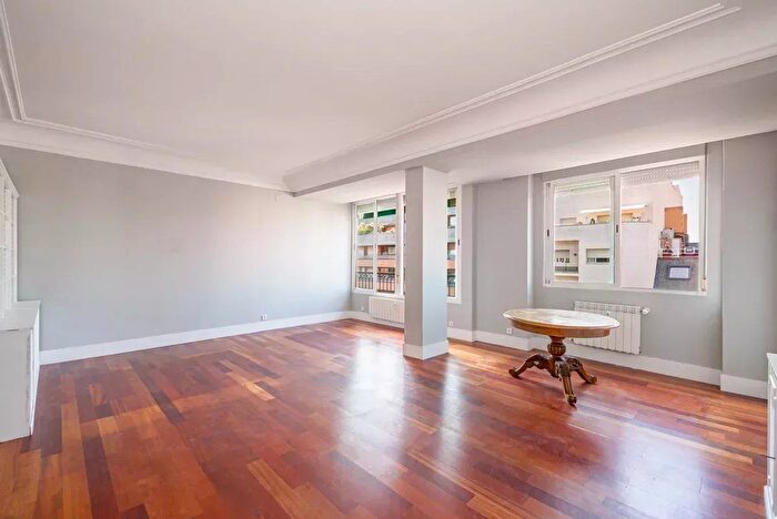 Casas en venta y pisos alquiler - 1