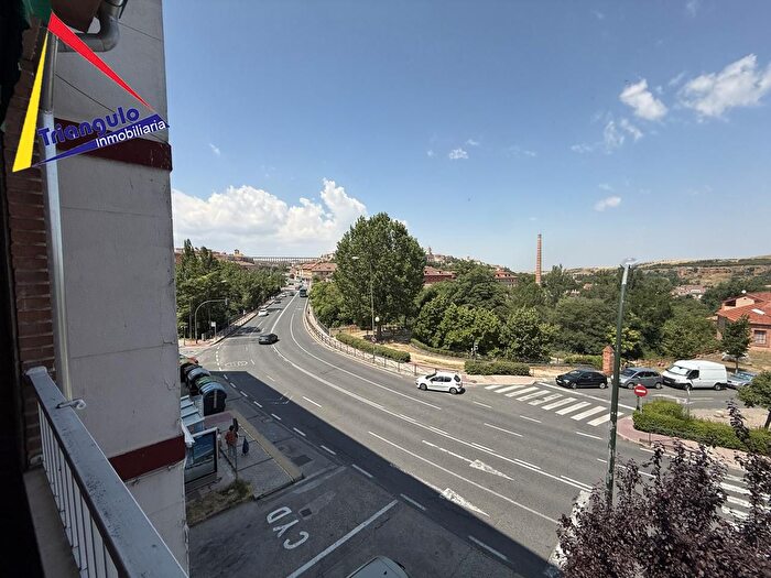 Piso en venta en Vía Romana, Segovia Capital de 4 habitaciones