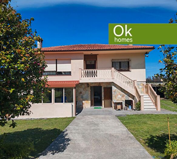 Casa en venta en Curtis, A Coruña de 4 habitaciones