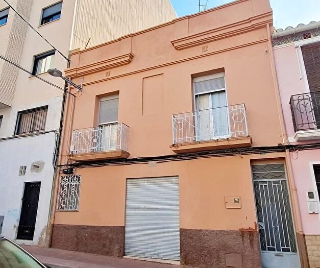 Casas en venta y pisos alquiler - 1