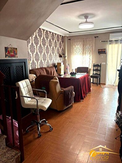 Casas en venta y pisos alquiler - 2