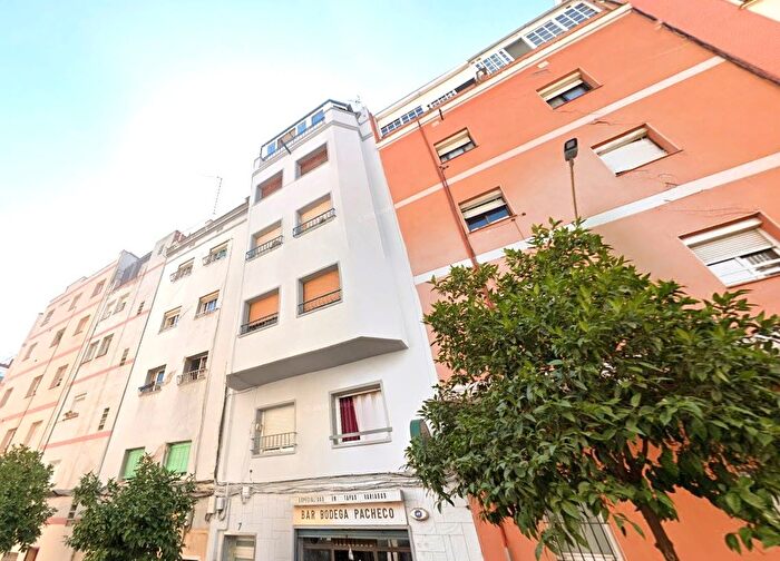 Casas en venta y pisos alquiler - 1