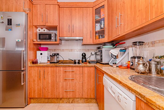 Casas en venta y pisos alquiler - 2