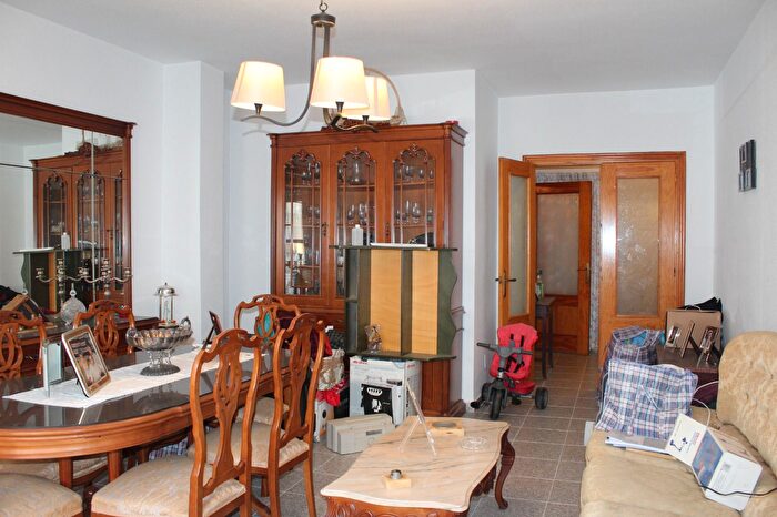 Casas en venta y pisos alquiler - 1