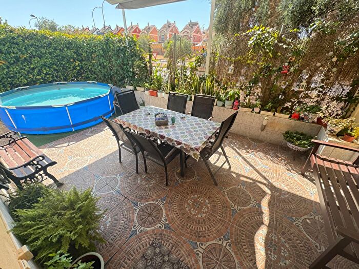Casas en venta y pisos alquiler - 1
