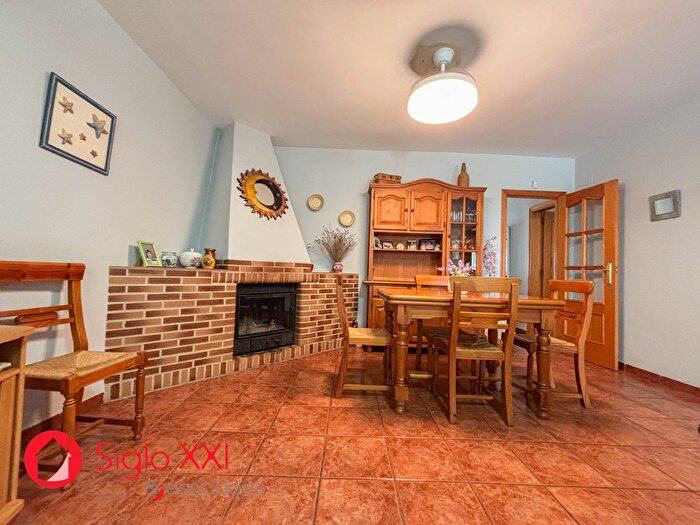 Casas en venta y pisos alquiler - 3