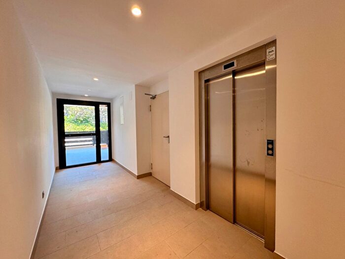 Casas en venta y pisos alquiler - 2