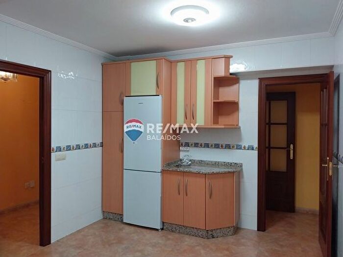 Casas en venta y pisos alquiler - 3