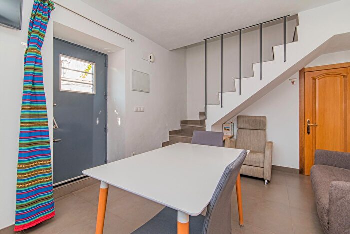 Casas en venta y pisos alquiler - 2