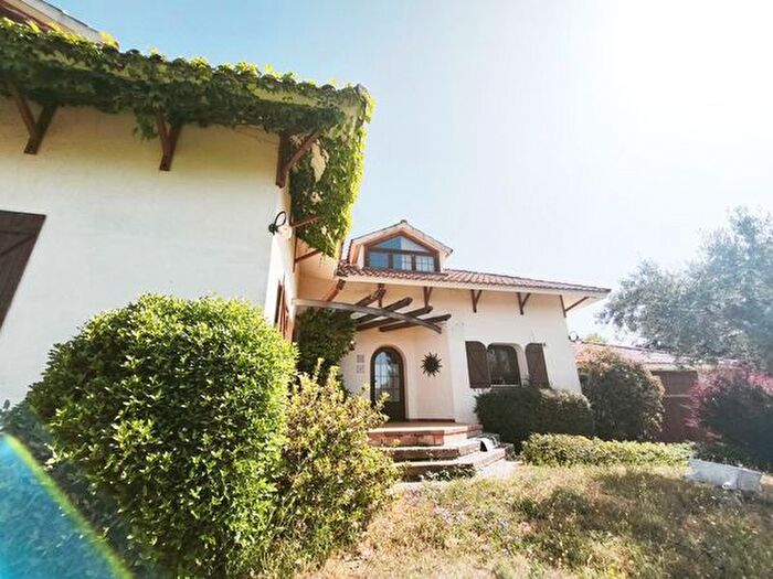 Casa en venta en Las Navas del Marqués, Ávila de 4 habitaciones