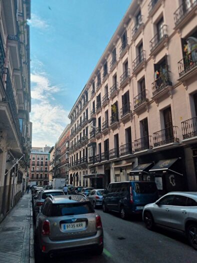 Casas en venta y pisos alquiler - 1
