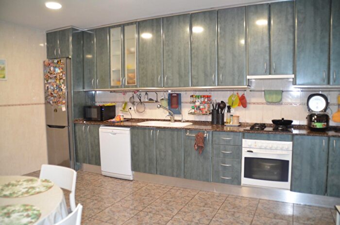 Casas en venta y pisos alquiler - 3