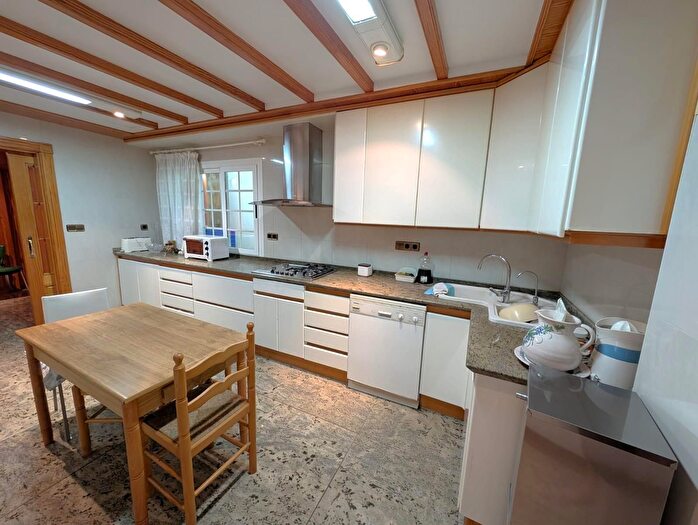 Casas en venta y pisos alquiler - 2