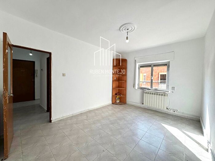 Piso en venta en Rollo Puente Ladrillo, Salamanca Capital de 3 habitaciones