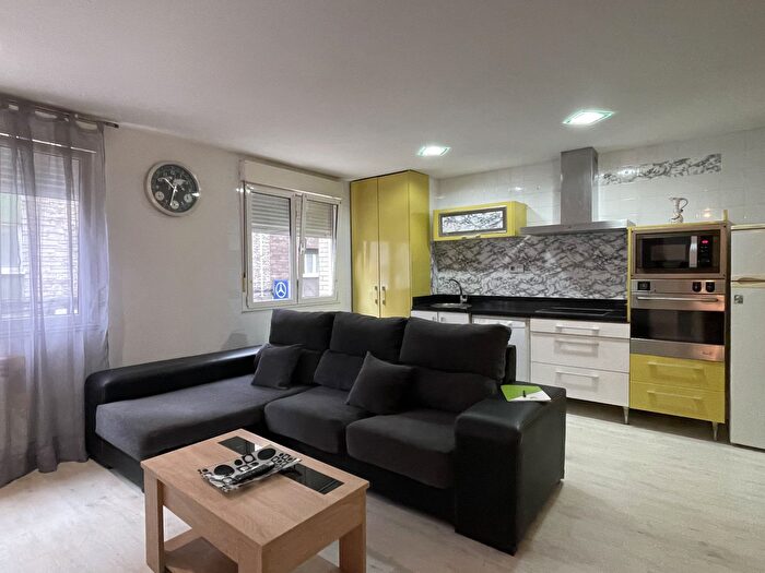 Casas en venta y pisos alquiler - 1