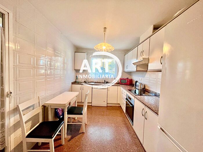 Casas en venta y pisos alquiler - 3