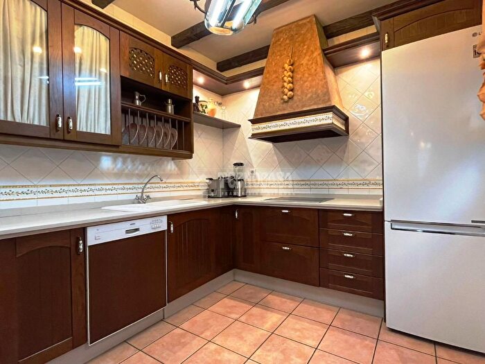 Casas en venta y pisos alquiler - 2