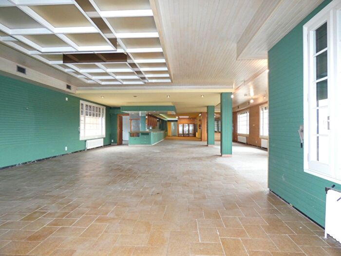Casas en venta y pisos alquiler - 1