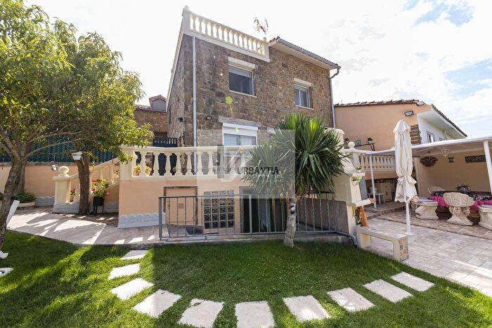 Casa en venta en Yesa, Navarra de 4 habitaciones
