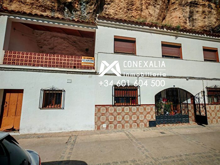 Casa en venta en Setenil de las Bodegas, Cádiz de 4 habitaciones