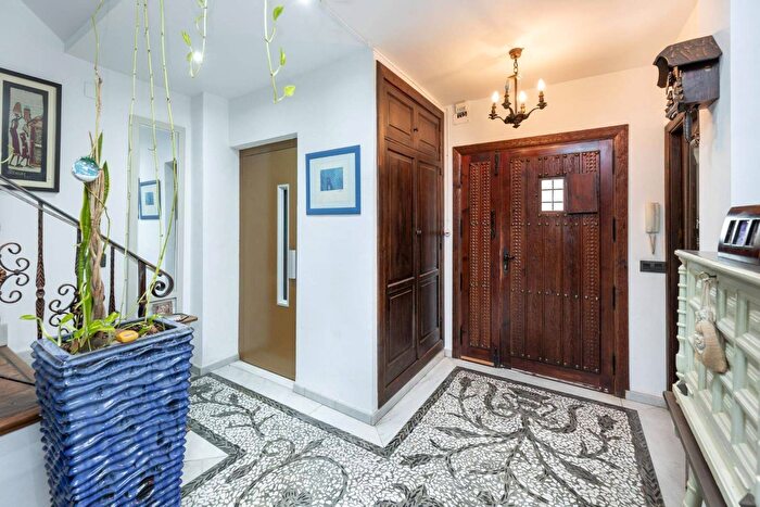 Casas en venta y pisos alquiler - 3