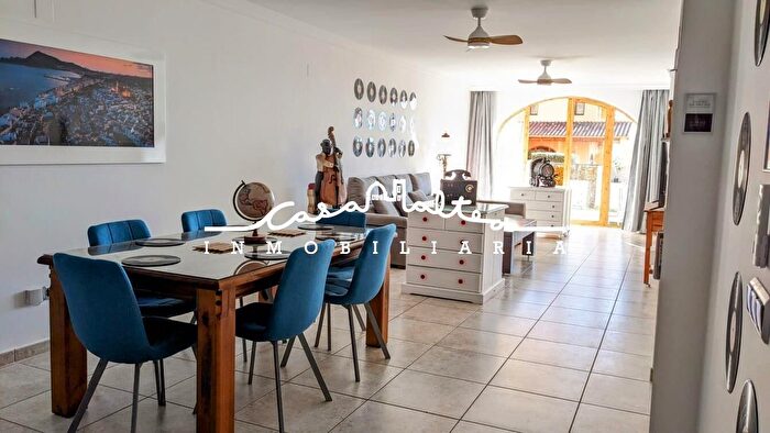 Casas en venta y pisos alquiler - 1