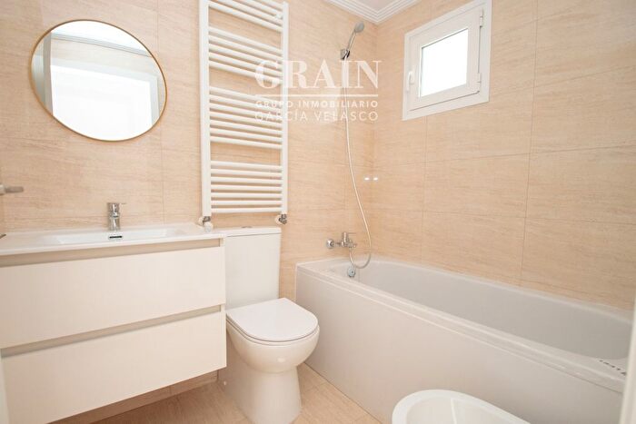 Casas en venta y pisos alquiler - 3