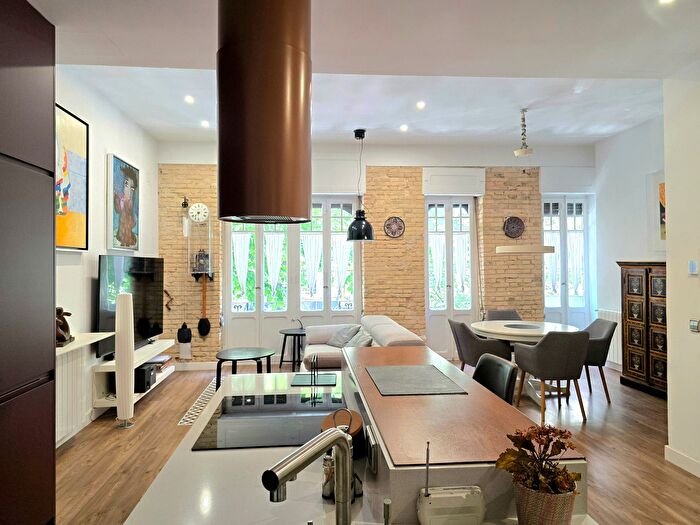 Casas en venta y pisos alquiler - 3