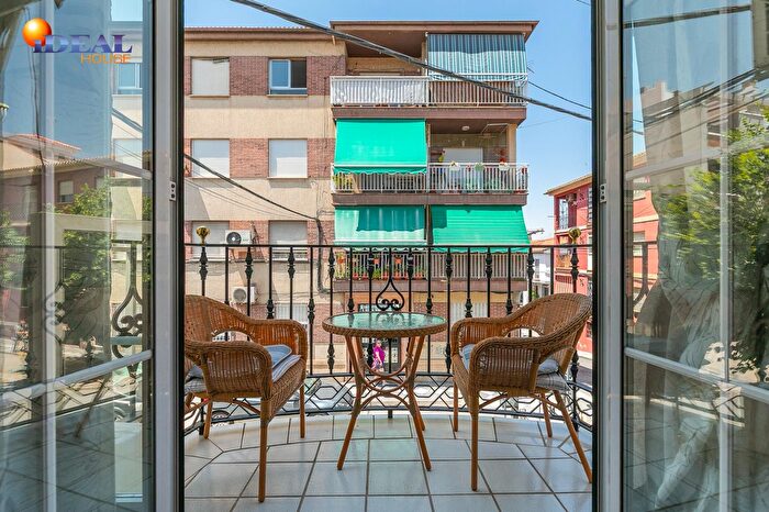 Casas en venta y pisos alquiler - 1