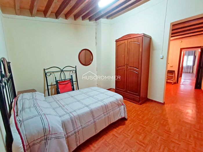 Casas en venta y pisos alquiler - 3