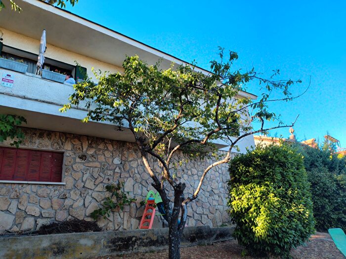 Casa en venta en Miraflores de la Sierra, Madrid de 7 habitaciones