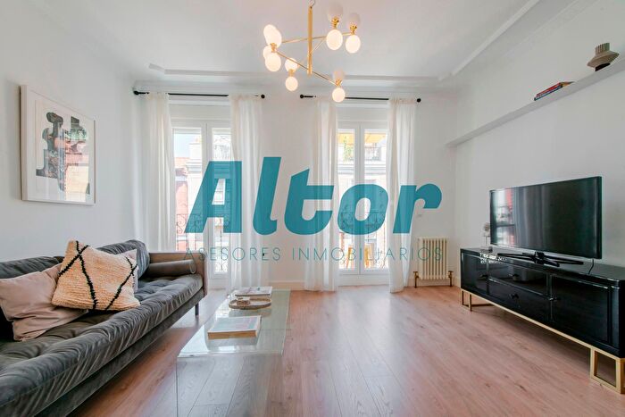 Casas en venta y pisos alquiler - 1