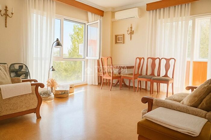 Casas en venta y pisos alquiler - 3