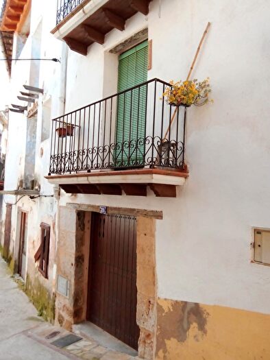 Casas en venta y pisos alquiler - 1
