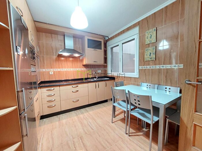 Casas en venta y pisos alquiler - 3