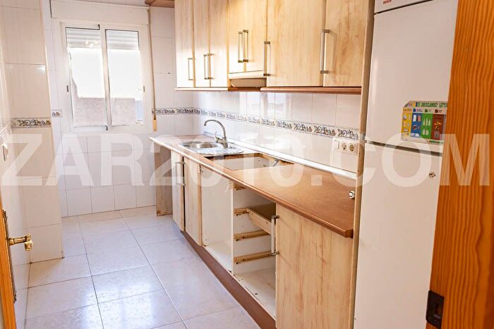 Casas en venta y pisos alquiler - 2