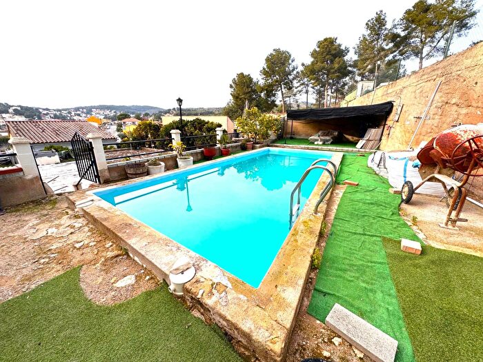 Casa en venta en La Pobla de Montornès, Tarragona de 5 habitaciones