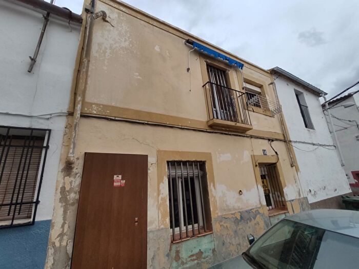 Casas en venta y pisos alquiler - 1
