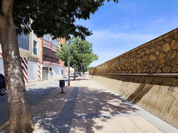 Piso en venta en Guadix, Granada de 5 habitaciones