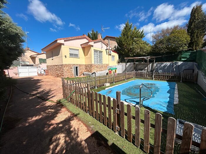 Casas en venta y pisos alquiler - 1