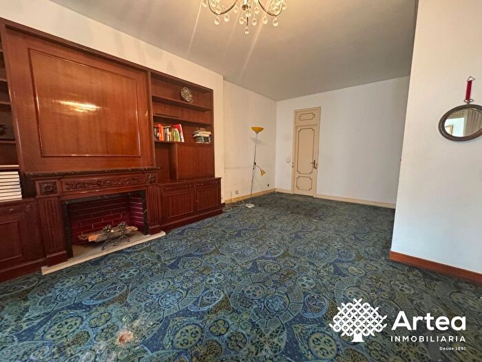 Casas en venta y pisos alquiler - 3