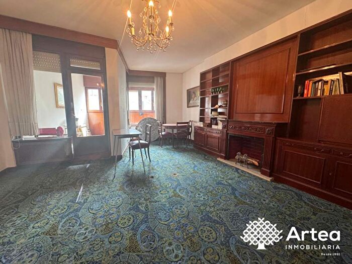 Casas en venta y pisos alquiler - 1