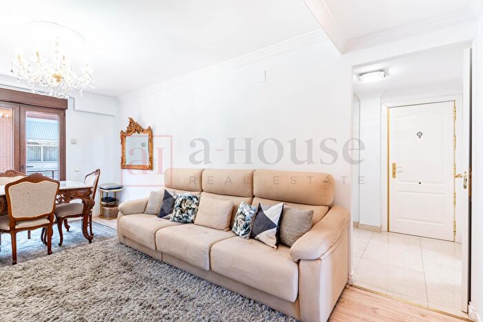Casas en venta y pisos alquiler - 1